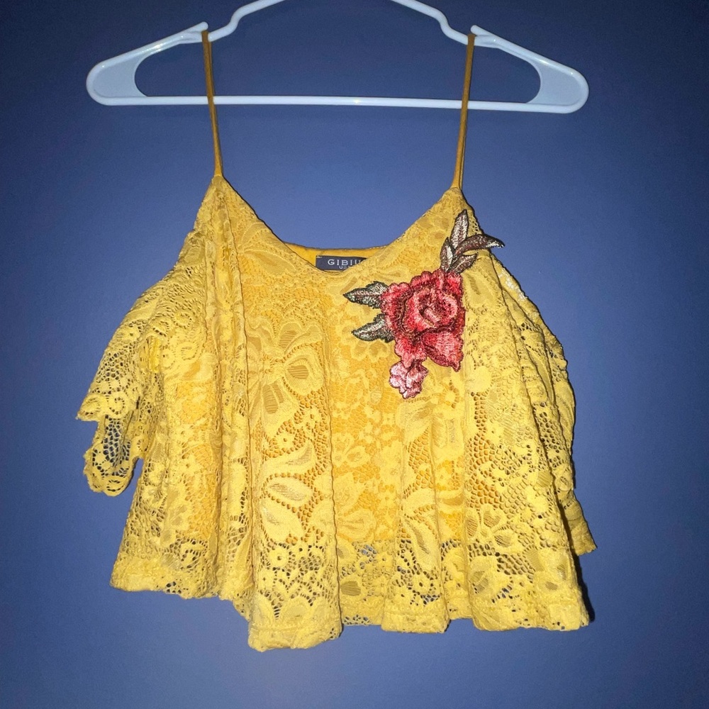 Yellow-gold cropped blouse with rose detail